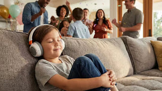 JBL Jr460NC kids wireless over-ear headphones with active noise cancelling feature.