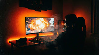 Govee AI Gaming Sync Box 2 HDMI 2.1 ambient lighting matching screen colors.